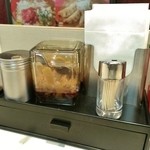 麺屋ここいち - 卓上調味料