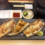 炭火焼うなぎ 鰻月 - 特上白焼　1尾半