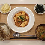 トーコーキッチン - 四川風麻婆豆腐 副菜二品 豚汁 ご飯