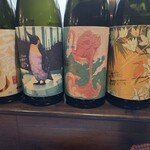 POTATO BASE58 - オシャレな酒瓶並んでます　ステキ