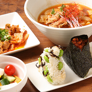 おつまみからお食事まで◎味わい豊かなお料理の数々