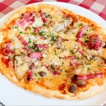 トラットリア ガバチョ - きのこ・ツナ・ベーコンのトマトソースボスカイオーラ①