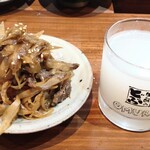 酒場オムロ - 親鳥とごぼうのキンピラ、どぶハイ