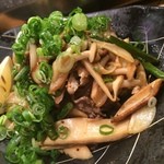 魚料理　遊山 - キノコと豚肉のソテー