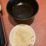 埼玉漁港 海鮮食堂 そうま水産 - 天かすと出汁スープで