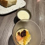 Bonne qúela - スープと前菜とパン