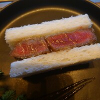 焼肉うしごろ 銀座店 - 牛ヒレカツサンド