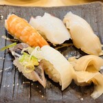 や台ずし - 握り寿司 : 海老、蛸、鯵、粒貝、えんがわ