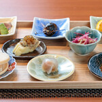 中華菜房 成の木 - 前菜八種盛り