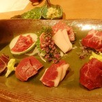 馬刺し盛合せ（七種）…3450円（税込）