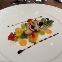 ル・トリアノン - アスパラガスと鮑のサラダ　マルテーズソース