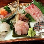 タカラヤ - 西目の漁師さん、久栄丸・今野貴広さん直送鮮魚の豪華刺し盛り５点盛り♬♬♬(๑´ڡ`๑)♬♬♬