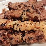 山小屋 中山売店 - 白いのが肉　下のがアゴ　間のがハツ