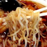 番長ラーメン  - 細めで硬めの縮れ麺！