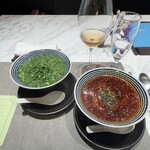 ON the TABLE CHINESE - 