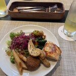 CROSSFIELD with TERRACE LOUNGE - 