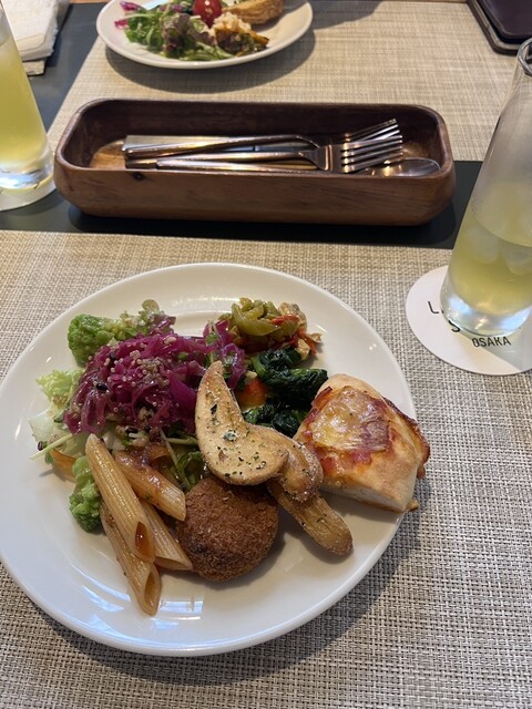 CROSSFIELD with TERRACE LOUNGE photo 2