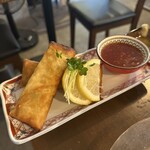 ヤミイチ - 牡蠣とチーズの春巻き