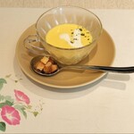 シーズンズレストラン 壱之壱 - コーンスープ。　クリーム感＞コーン感。