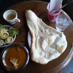 インディアンクックショップ・スパイスフッド - Ａ定食（野菜カレーと大きなナン）