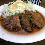 洋食たけだ - マグロほほ肉のステーキ