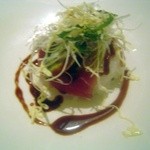 レストラン エヌ.ルトゥール - ライスとインドマグロ　アボガドのマウンテンスタイル