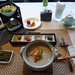 Chuugoku Ryouri Berubyu-Keishou-Rou - 朝食（月替わりの健美粥）