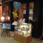 神戸珈琲倶楽部 - ヘリウム風船も飾って皆様の来店をお待ちしていますっ。