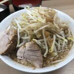 ラーメン荘 歴史を刻め 日本橋店 - ヤサイマシ、他全部少なめ