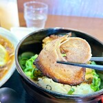 明神そば - こちらも、チャーシューがいいアクセントで
ご飯の合間のタレが絶妙に美味しくて♬