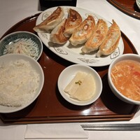 銀座ブルーリリー ステーキ＆チャイニーズレストラン - 