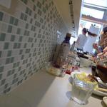 丸山吉平 - とんかつ屋らしくない店内装ですね。