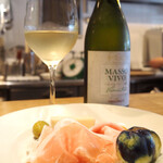 スガハラ - フランス 生ハム & イタリア モルタデッラ & タレッジョチーズ & 小桃 ピクルス & 米沢 薄皮茄子の漬物