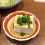 築地味市場 知 - 更に胡麻油香る冷奴までサービスいただきました。有難うございました。