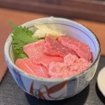 築地味市場 知 - 青森県大間産天然本鮪切り落し丼にネギトロサービスしていただきました！