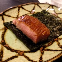 肉 希々 - 牛タン炭火焼き磯辺巻き風