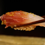 一石三鳥 - ［握り］旬魚の握り　まつだい