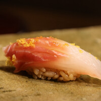 一石三鳥 別邸 - ［握り］旬魚の握り　まつだい
