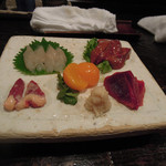 酒盃 - 比内地鶏の鶏さし　ズームアップ