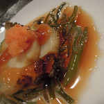 酒盃 - 鮑とジュンサイ酢もの　ズームアップ
