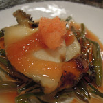 酒盃 - 鮑とジュンサイ酢もの　ズームアップ