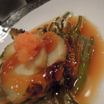 酒盃 - 鮑とジュンサイ酢もの　ズームアップ