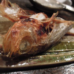 酒盃 - 自家製ひものハタハタ塩魚汁干し　ズームアップ