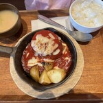 みのるダイニング 札幌ステラプレイス店 - トマト焼きチーズソース。