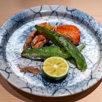 御成門はる - マジャク唐揚げ 万願寺とうがらし薄衣揚げ 塩 酢橘