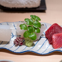 御成門はる - お造り（アオリイカ、アイナメ焼き霜、佐渡島産本鮪）