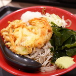 富士そば - 冷やしかき揚げそば　630円