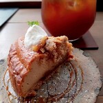 カフェ ケシパール - 黒糖胡桃のベイクドチーズ＆アメリカーノのアイス