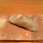 鮨 おさむ - 真鯛の昆布締め