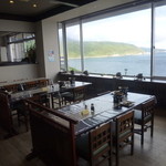 ホテル雲丹御殿 - 利尻の海の見える食堂で頂きます